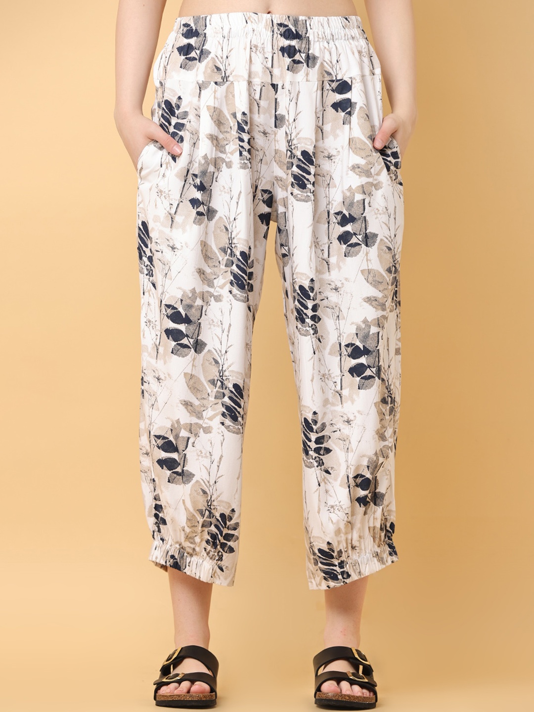 

BLACK & BLAH BLAH Relaxed Loose Fit Floral Printed Liva Pant, Cream