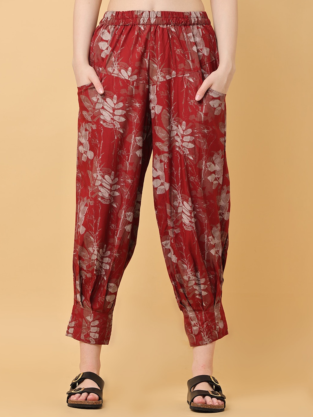 

BLACK & BLAH BLAH Relaxed Loose Fit Floral Printed Liva Pant, Maroon