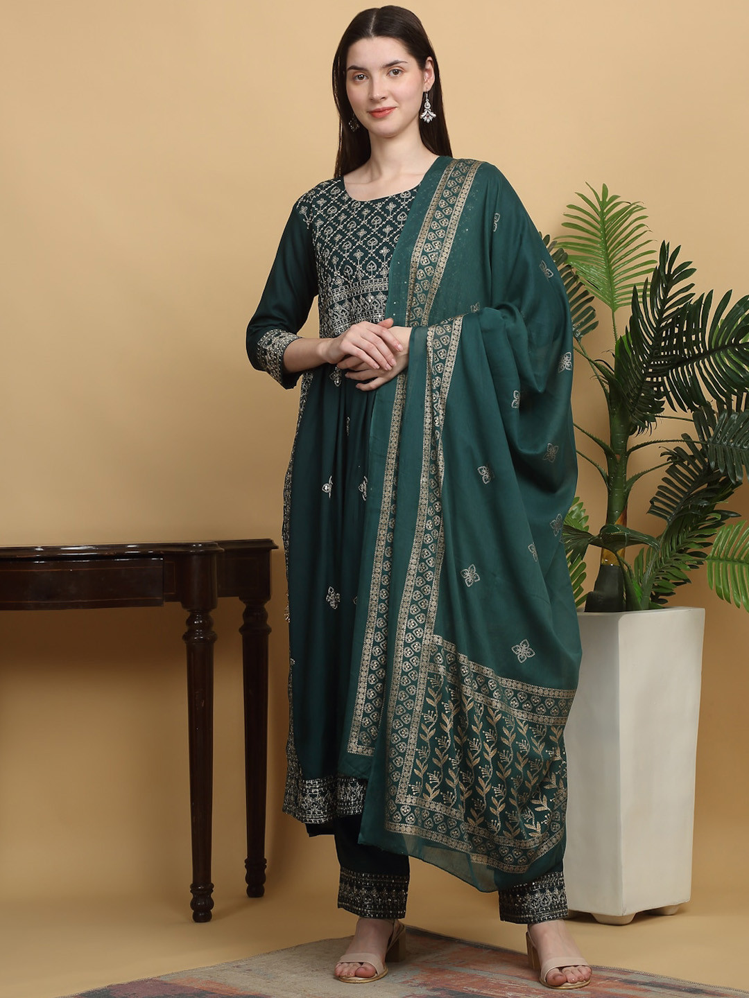 

KALINI Embroidered Round Neck Three-Quarter Sleeves Kurta Set, Green