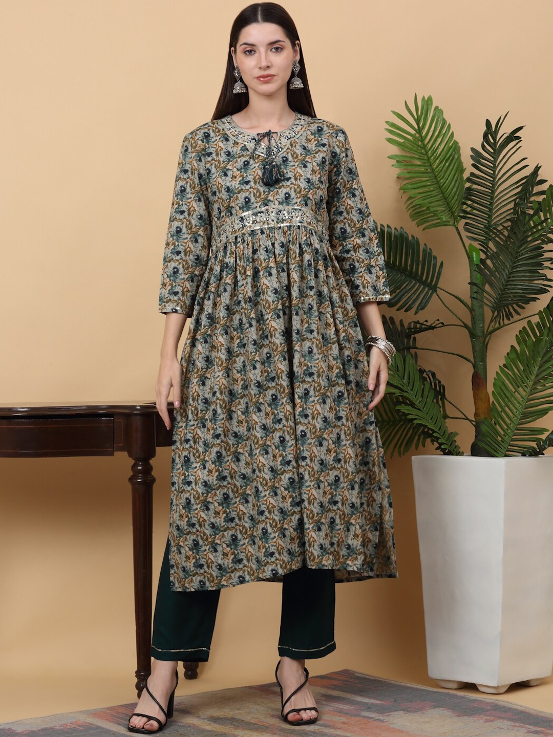

KALINI Floral Printed Round Neck Three-Quarter Sleeves Kurta Set, Grey
