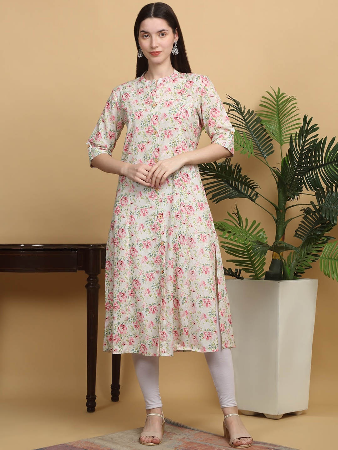 

KALINI Women Floral Printed Flared Sleeves Sequinned Floral Kurta, Peach