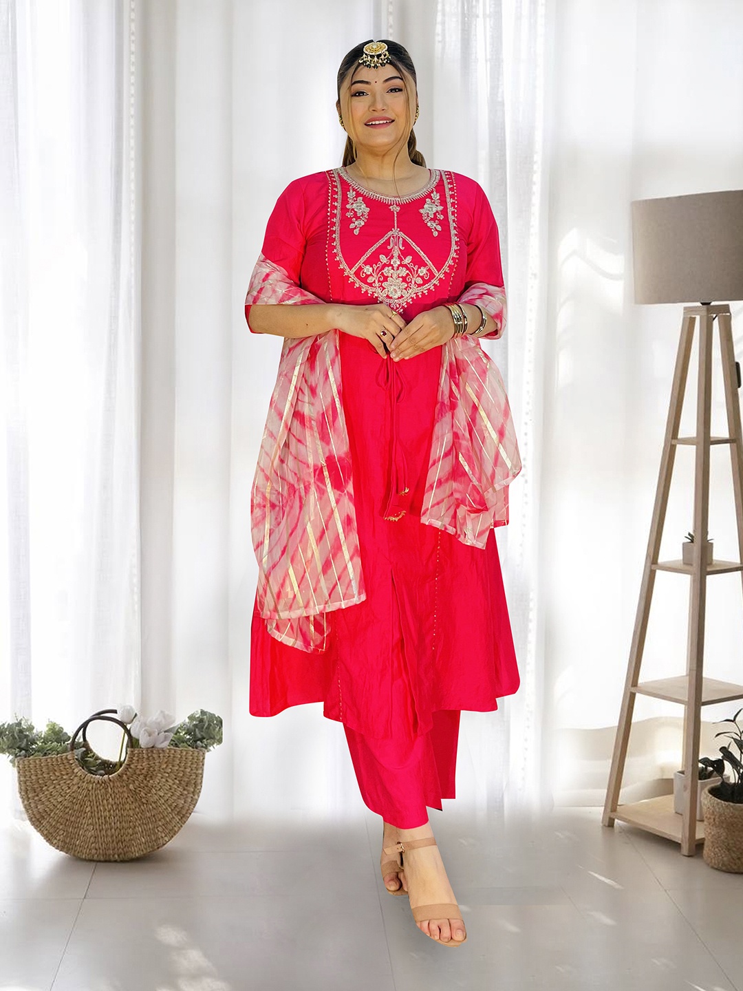 

KALINI Ethnic Motifs Yoke Design Regular Gotta Patti Kurta with Palazzos & Dupatta, Pink