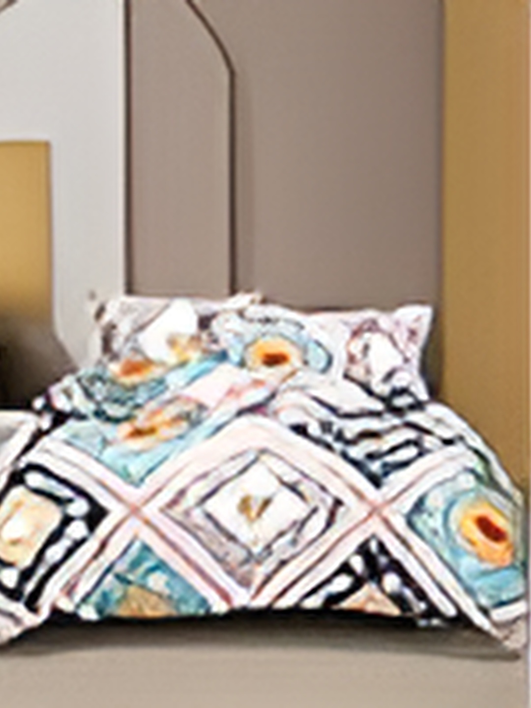 

THE HOME STYLE 300 TC Queen Bedsheet with 2 Pillow Covers, Na
