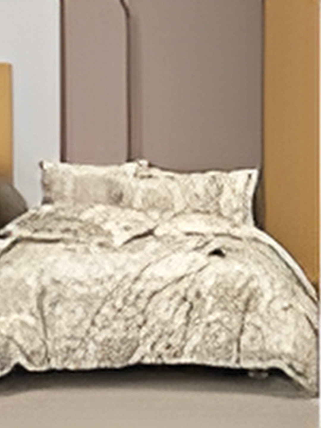 

THE HOME STYLE 300 TC Queen Bedsheet with 2 Pillow Covers, Na