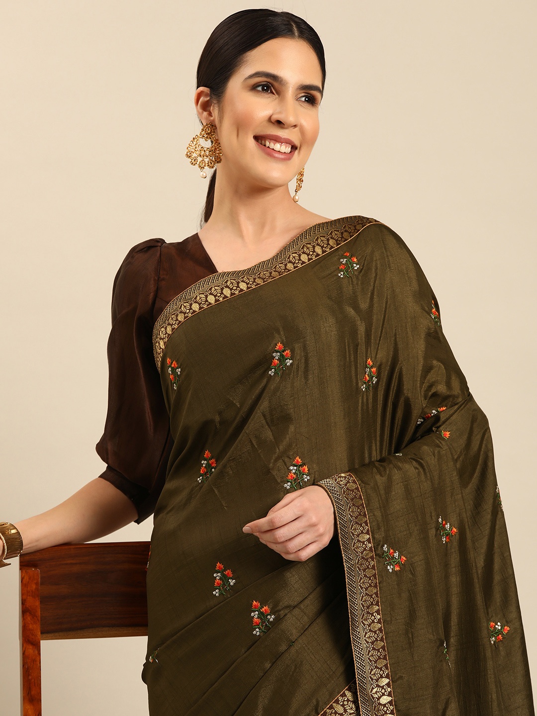 

HERE&NOW Floral Embroidered Saree, Green