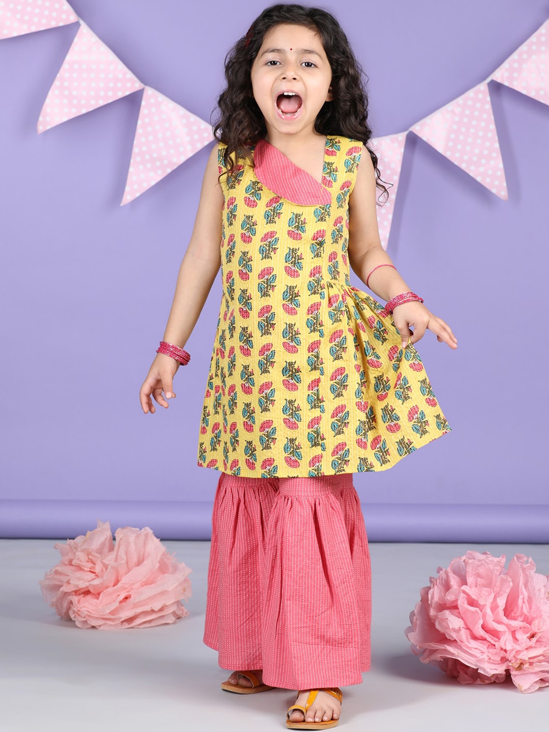 

Kinder Kids Girls Floral Printed Pure Cotton Straight Kurta with Sharara, Yellow