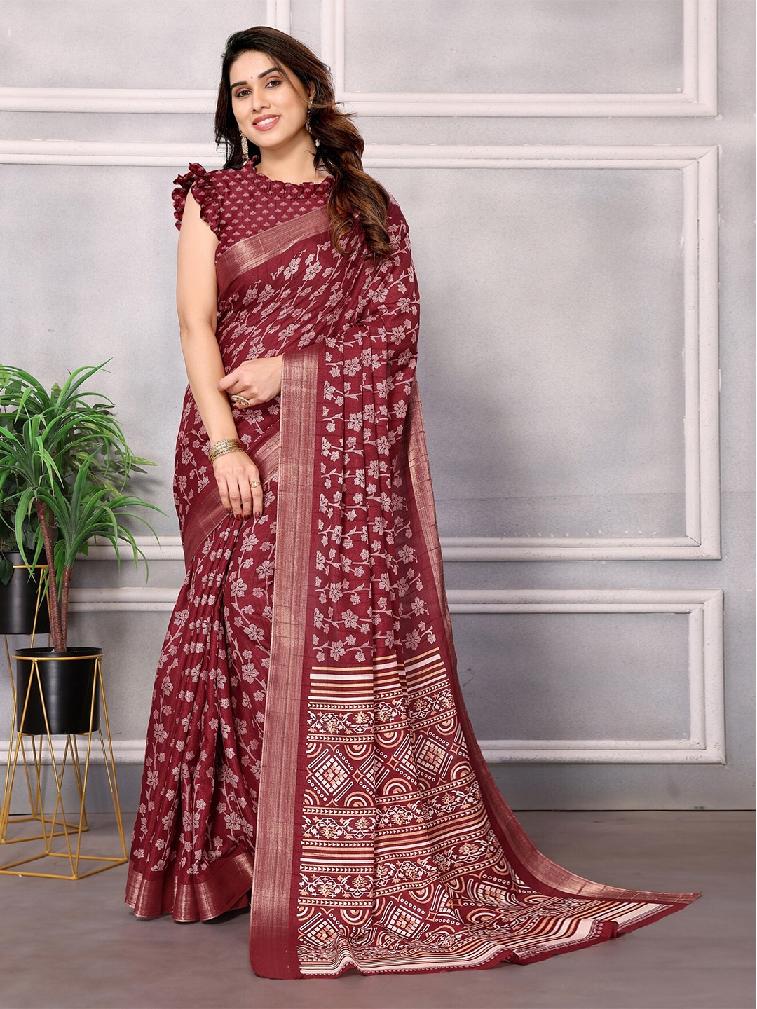 

saretramall Floral Printed Zari Maheshwari Saree, Maroon