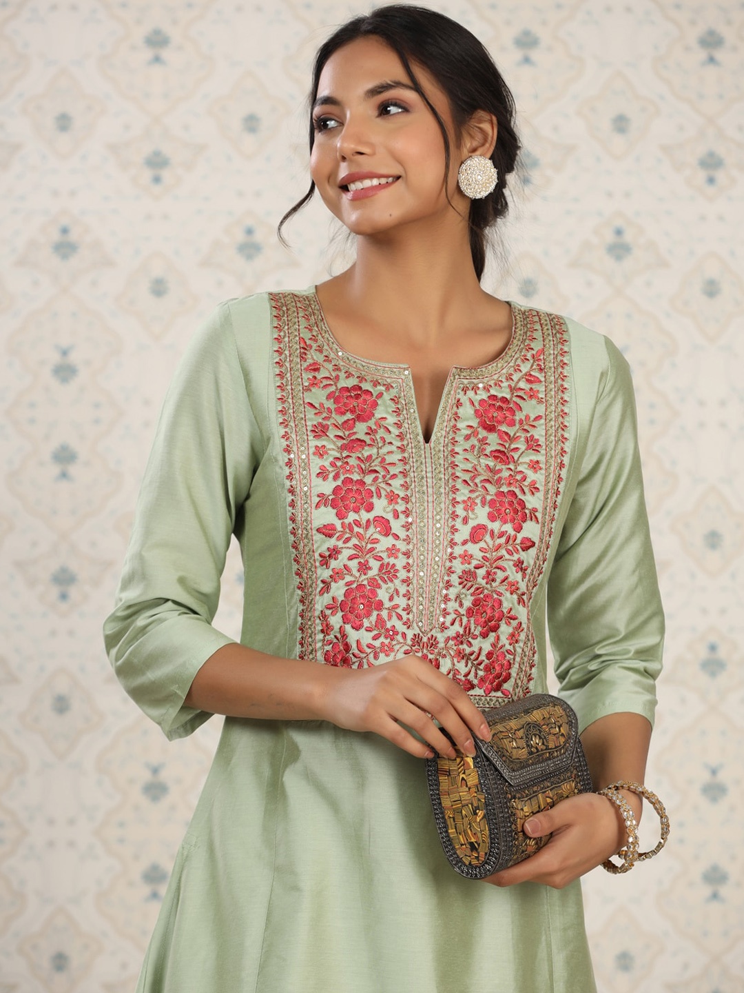 Ode by House of Pataudi Women Floral Thread Work Kurta, Green