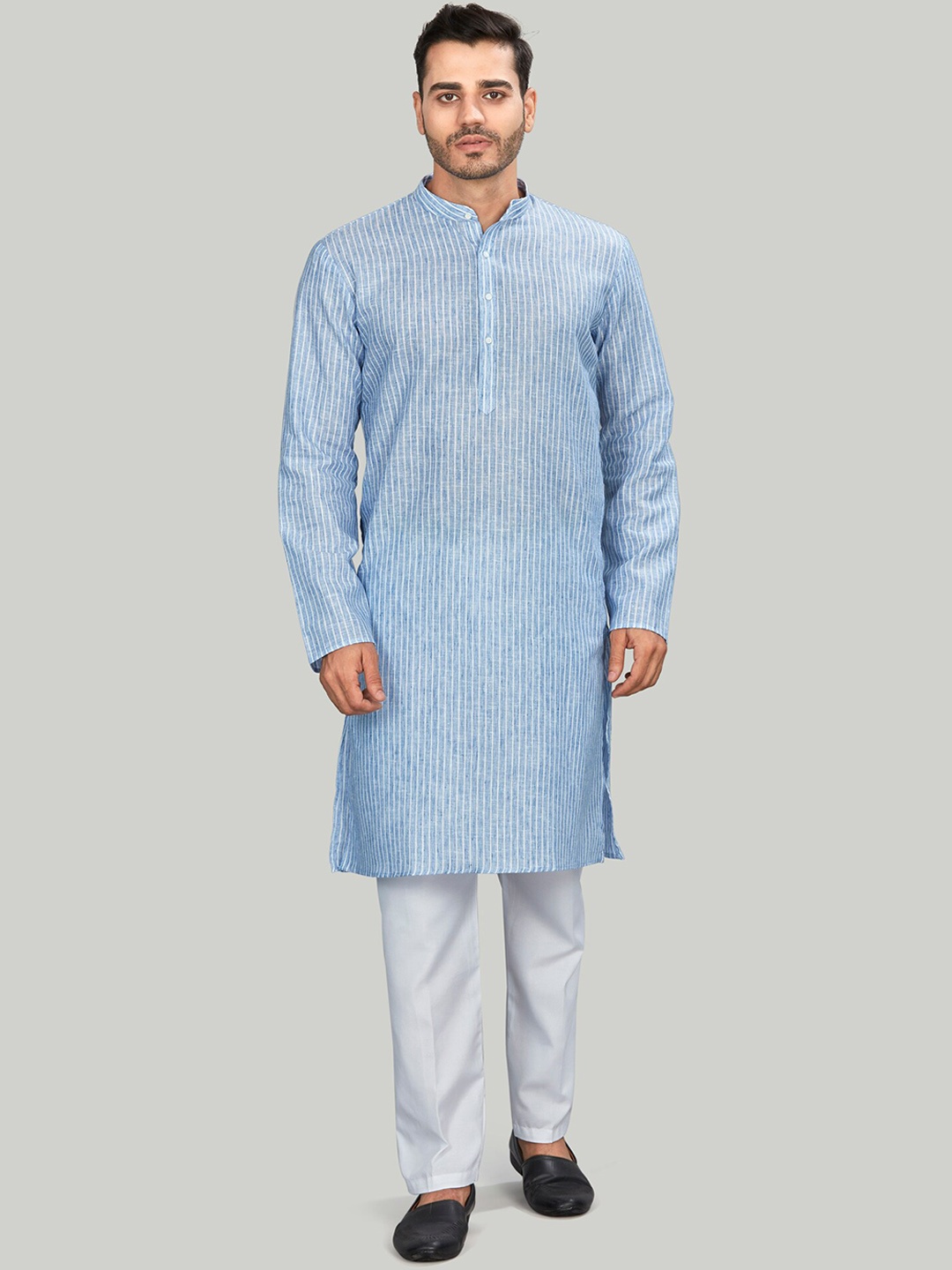 

Authentics Men Checked Flared Sleeves Chikankari Kurta, Blue