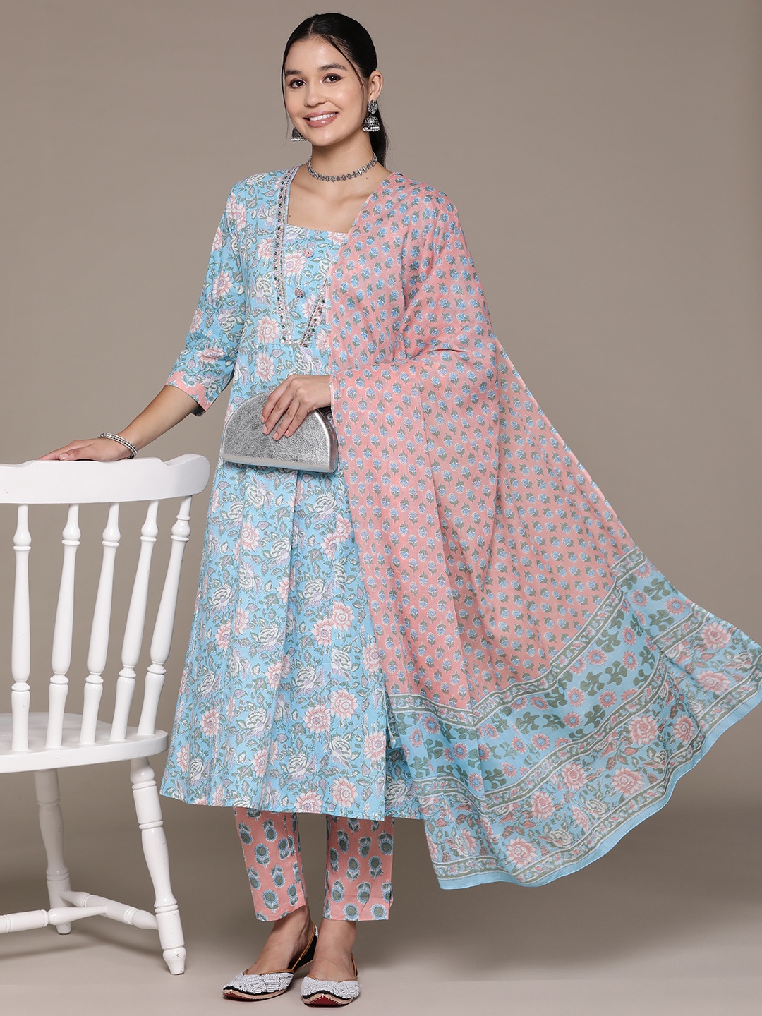 

Readiprint Fashions Floral Printed Empire Sequinned Pure Cotton Kurta Set, Blue