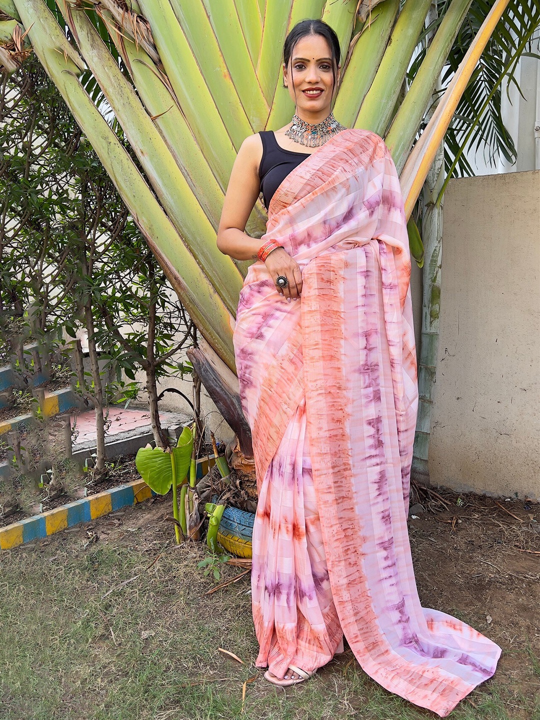 

Reeta Fashion Tie And Dye Saree, Peach