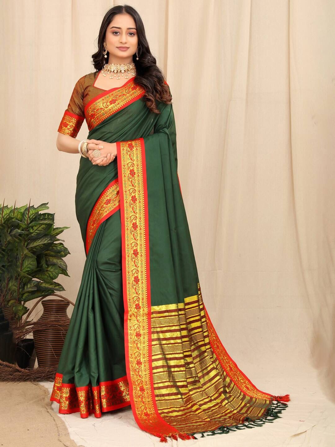 

Reeta Fashion Zari Silk Blend Saree, Olive