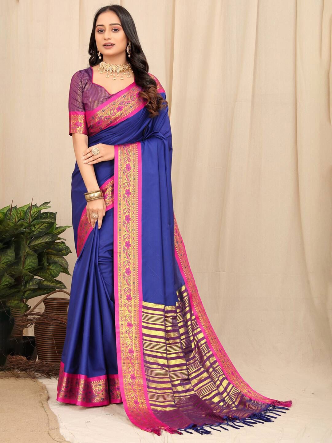 

Reeta Fashion Zari Silk Blend Saree, Blue