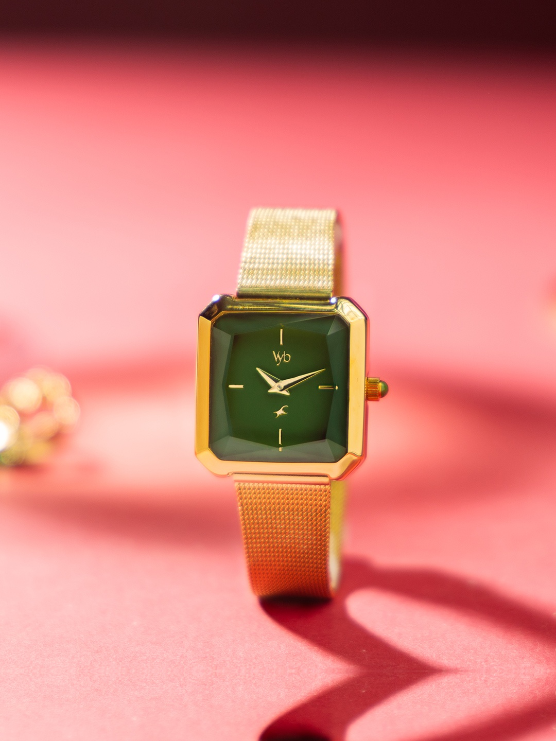 

Fastrack Vyb Flare Women Stainless Steel Bracelet Style Analogue Watch FV60036YM01W, Green