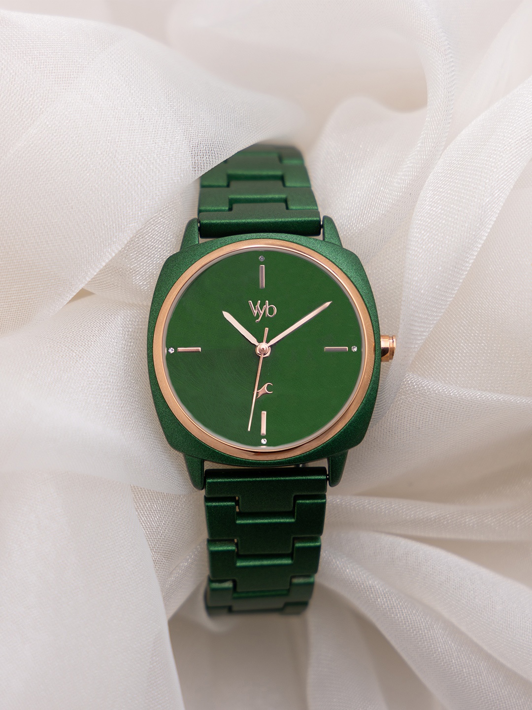 

Fastrack Vyb Slayer Women Bracelet Style Straps Analogue Watch FV60033KM01W, Green