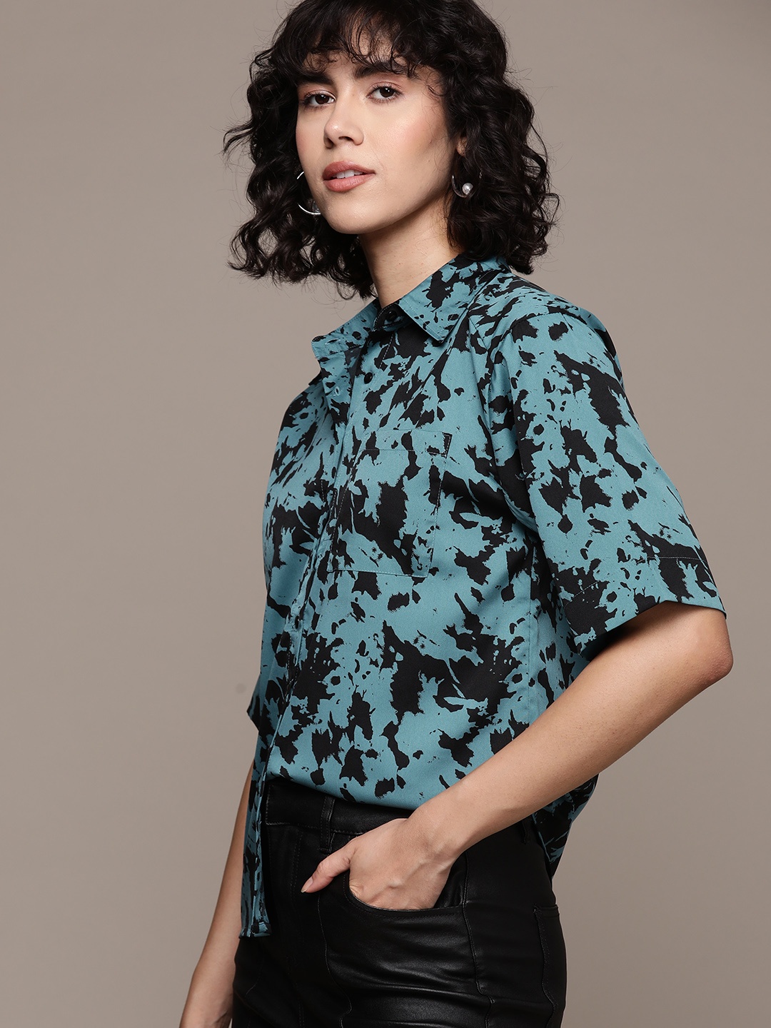 

Roadster The Lifestyle Co. Abstract Printed Casual Shirt, Green
