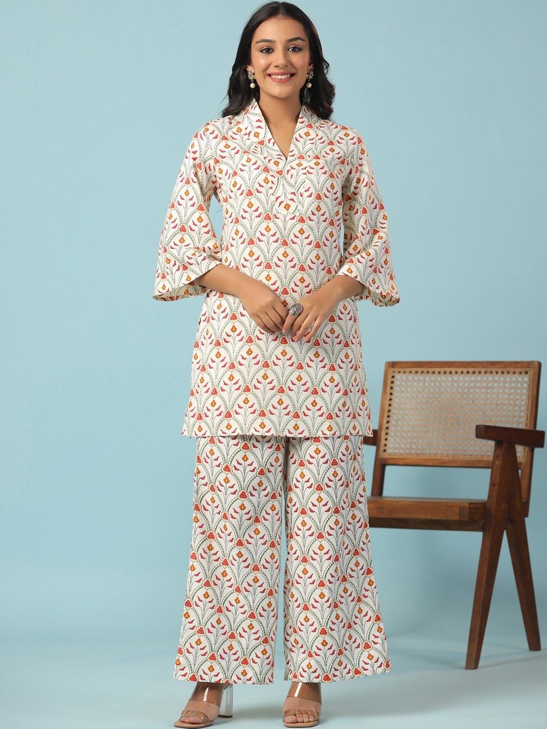 

Sangria Ethnic Motifs Printed Shawl Collar Kurta With Trousers, White