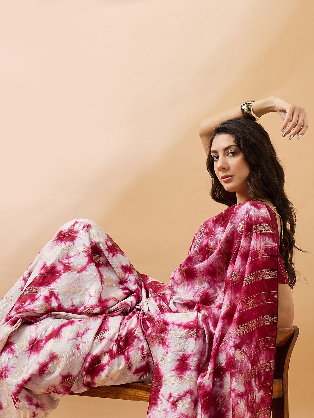

Sangria Striped Woven Design Tie & Dye Banarasi Saree, Red
