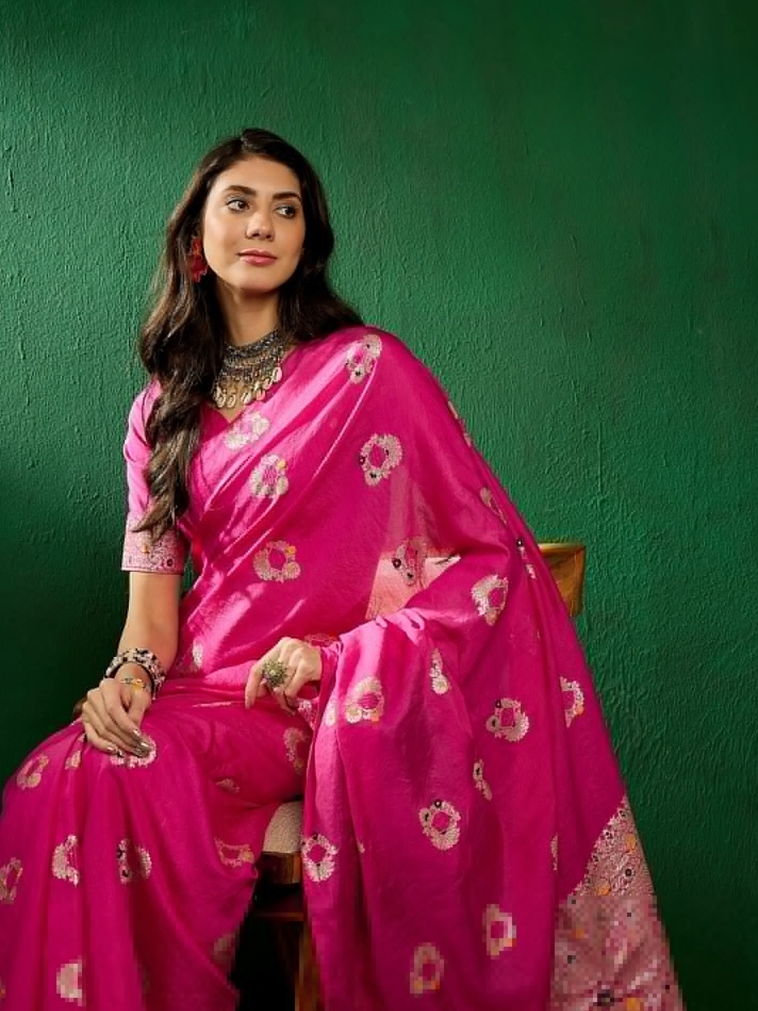 

Sangria Pink Ethnic Motifs Woven Design Banarasi Saree