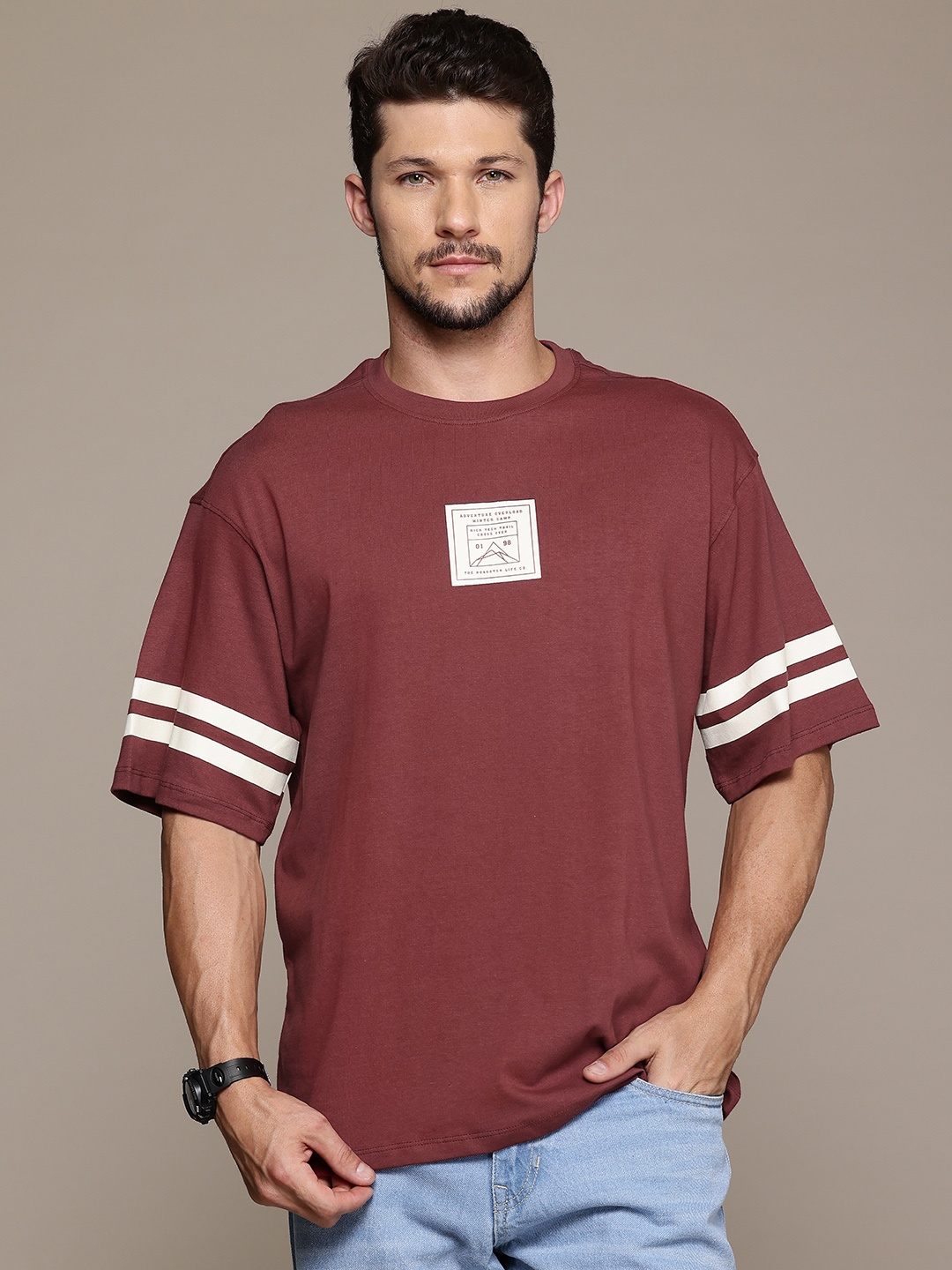 

The Roadster Lifestyle Co. Men Printed Pure Cotton Relaxed Fit T-shirt, Maroon
