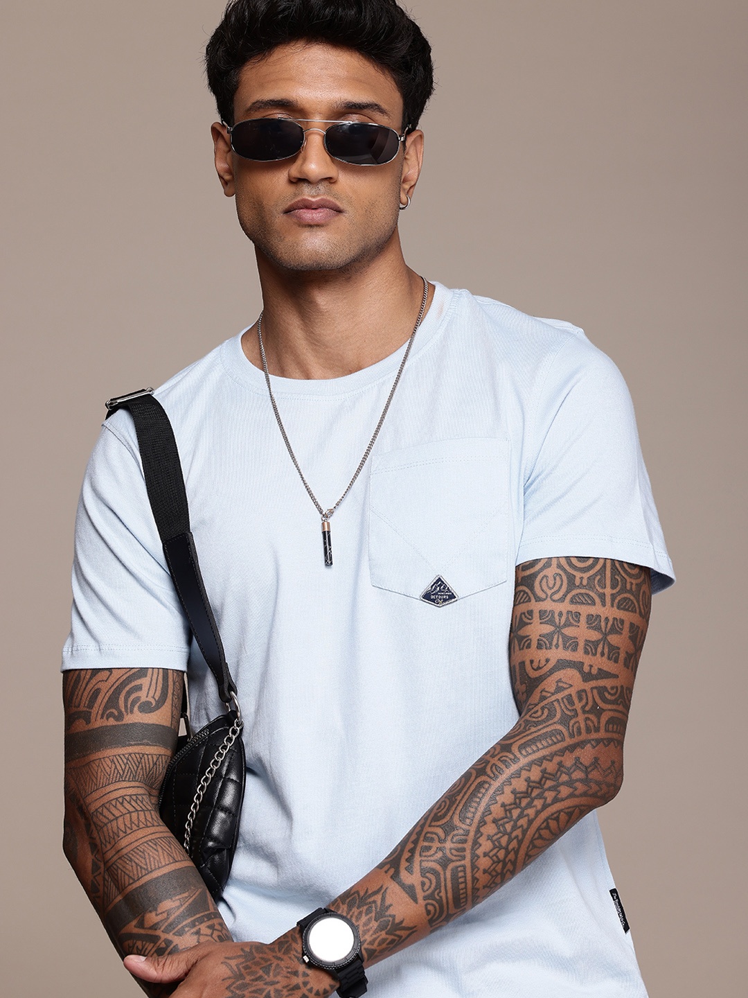 

The Roadster Life Co. Solid Regular Fit T-shirt, Blue