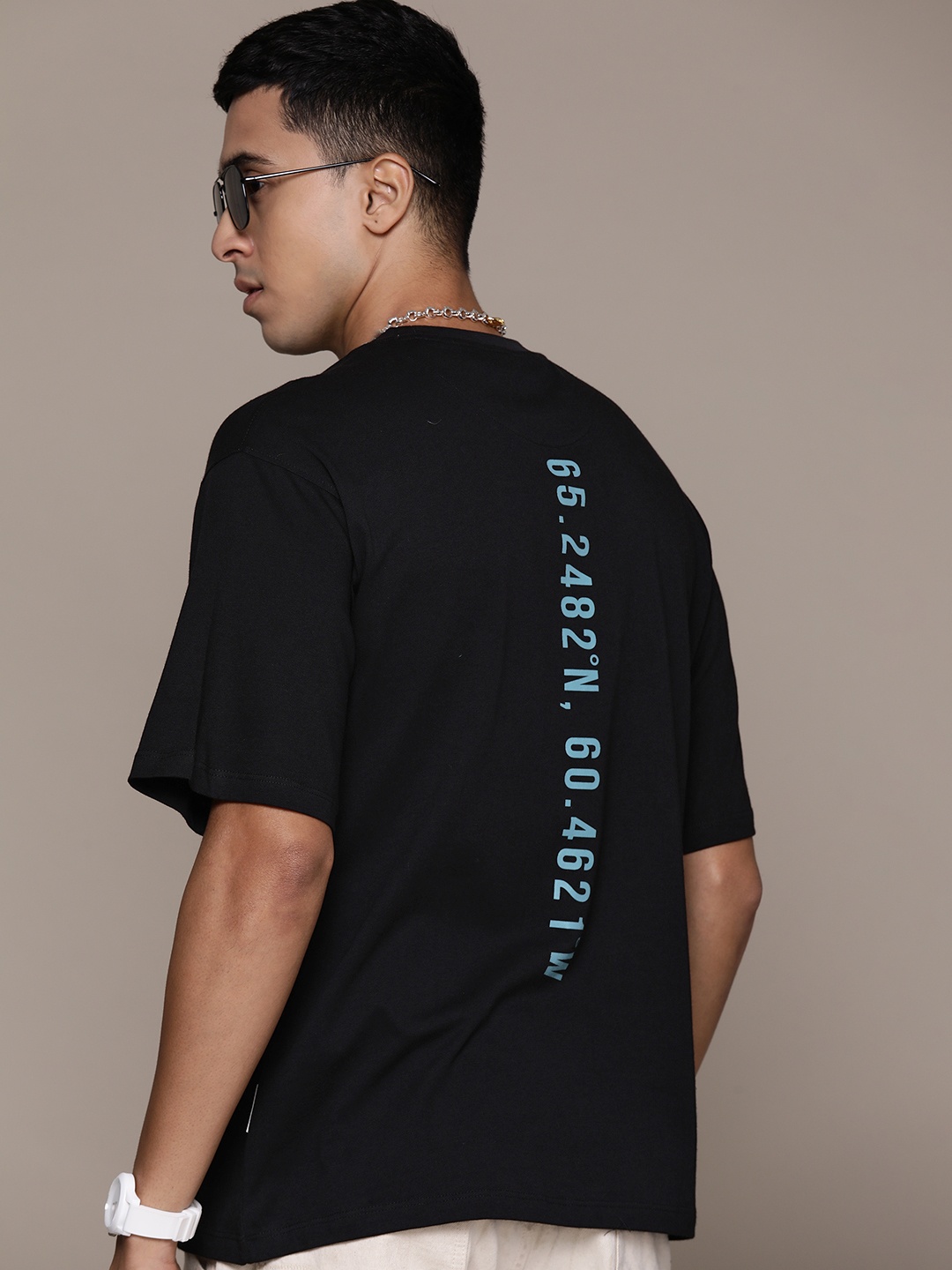 

Roadster Men Typography Printed Relaxed Fit Pure Cotton T-shirt, Black