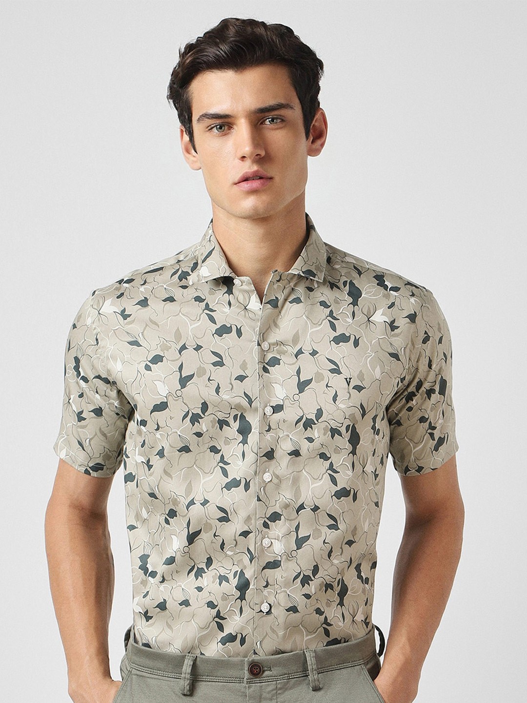 

V Dot Men Slim Fit Opaque Printed Party Shirt, Beige