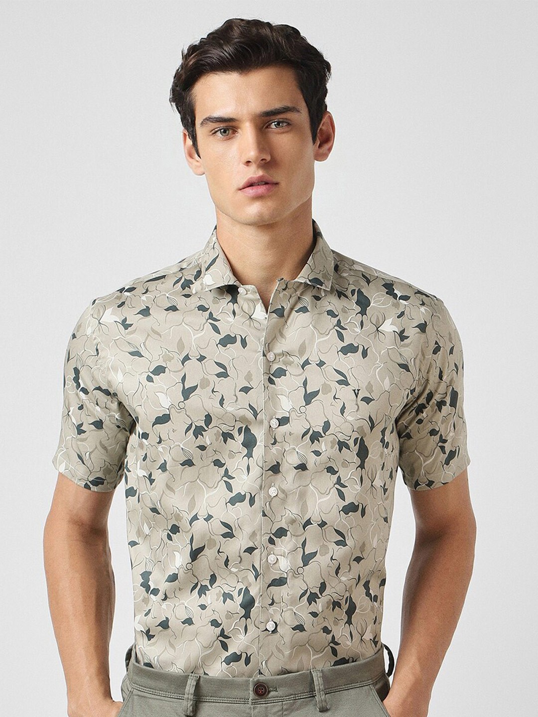 

V Dot Men Slim Fit Opaque Printed Party Shirt, Beige
