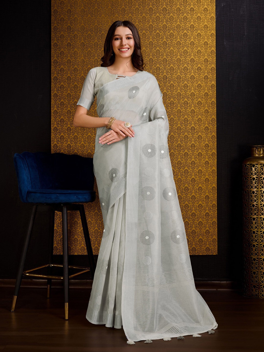 

Mitera Grey Geometric Embroidered Linen & Silk Saree