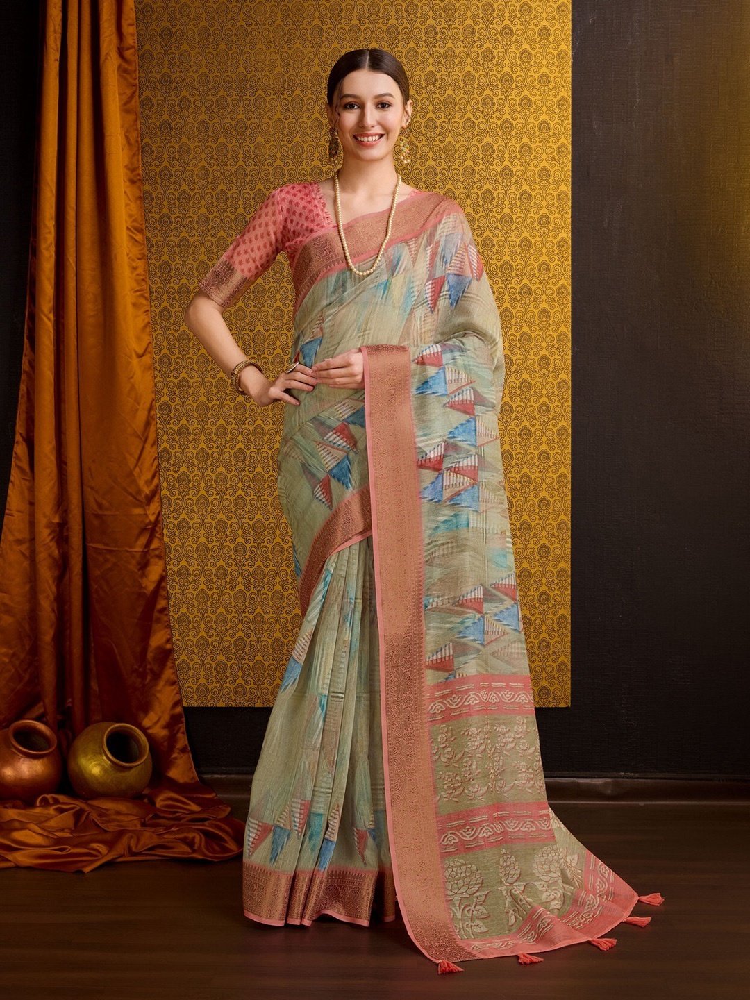 

Mitera Beige Geometric Printed Zari Pure Cotton Saree