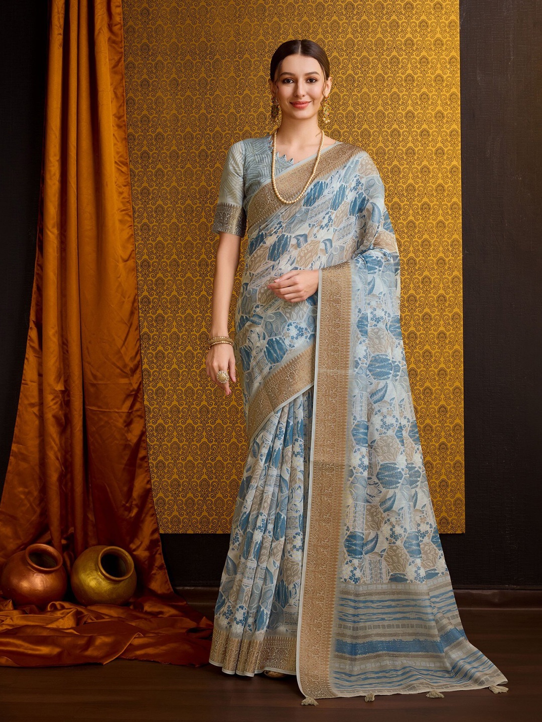 

Mitera Grey Floral Printed Zari Pure Cotton Saree