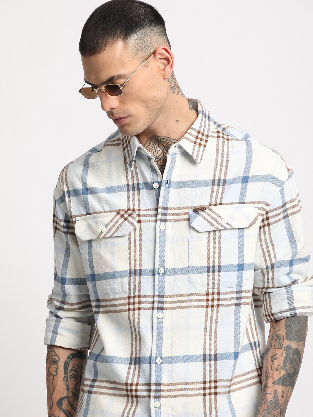

THE BEAR HOUSE Men Checked Relaxed Fit Spread Collar Casual Shirt, Blue