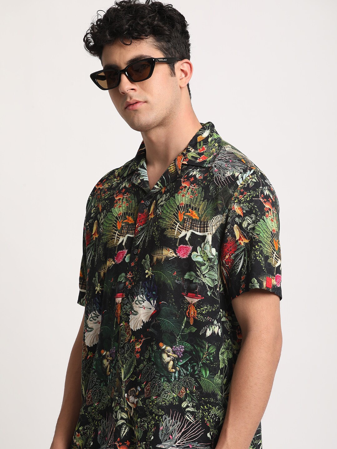 

THE BEAR HOUSE Men Printed Regular Fit Cuban Collar Casual Shirts, Green