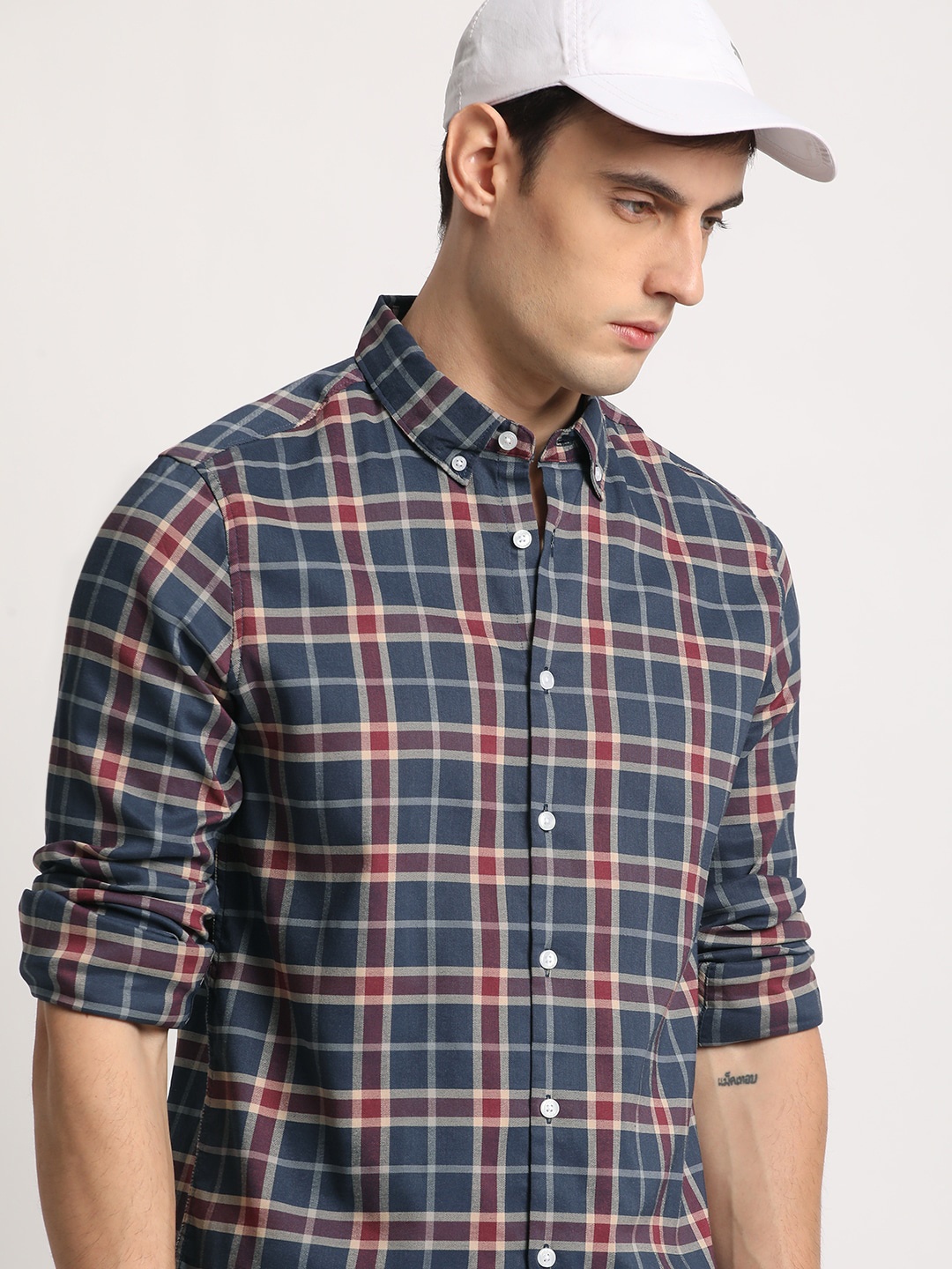 

THE BEAR HOUSE Men Checked Slim Fit Button-Down Collar Casual Shirt, Blue