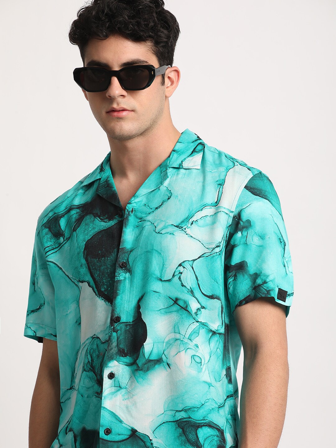 

THE BEAR HOUSE Men Printed Regular Fit Cuban Collar Casual Shirt, Teal