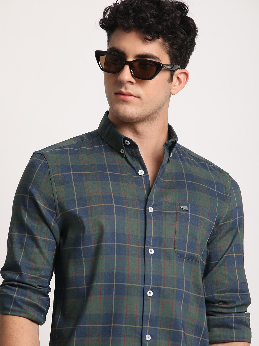 

THE BEAR HOUSE Men Checked Slim Fit Button-Down Collar Casual Shirt, Green