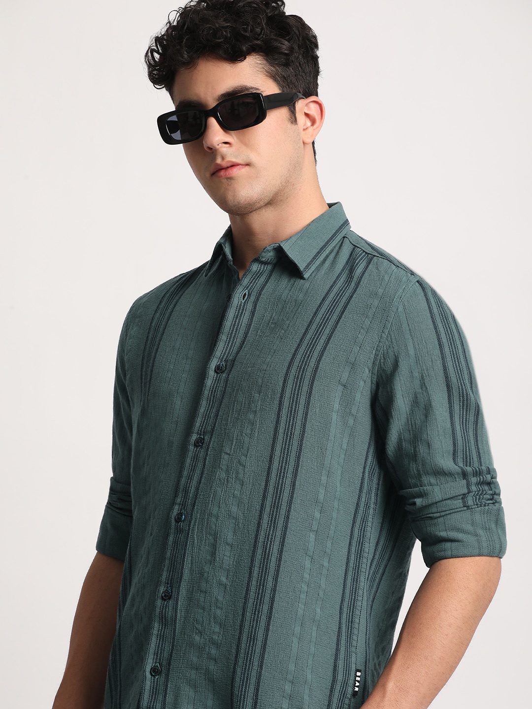 

THE BEAR HOUSE Men Striped Slim Fit Spread Collar Casual Shirts, Green