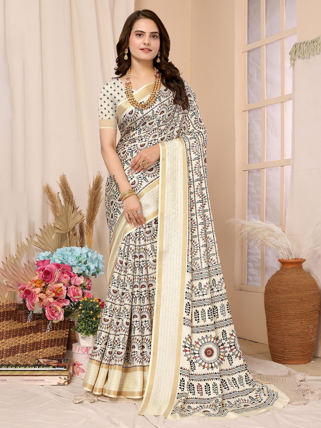 

FABMORA Warli Printed Zari Saree, Off white