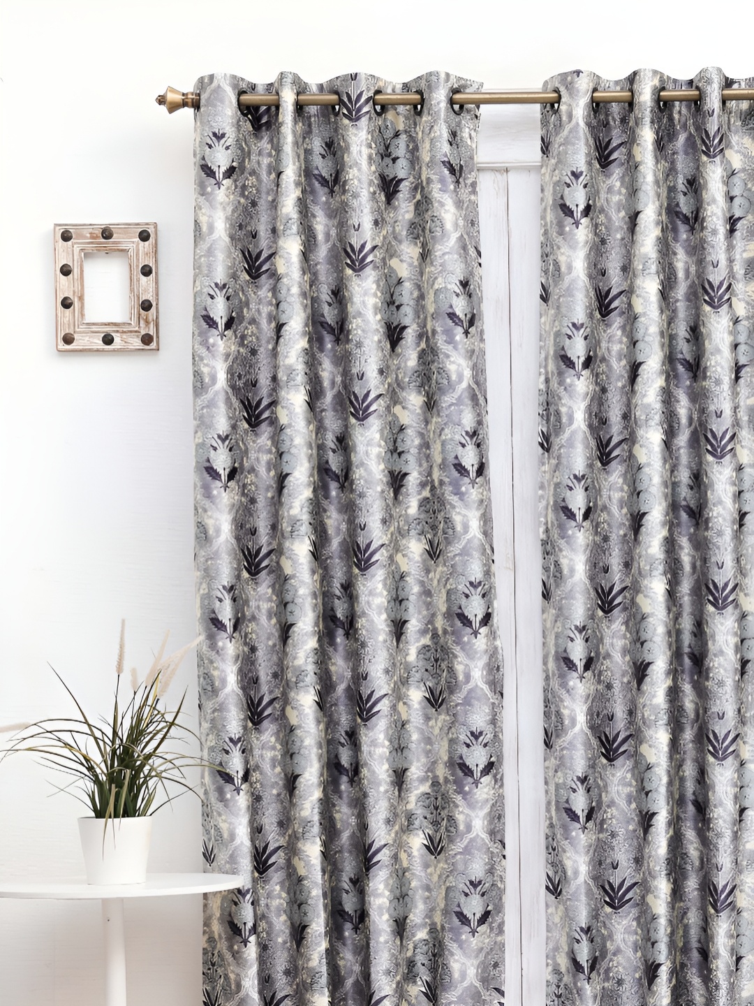 

Ariana Grey & White Floral Eyelet Window Curtain