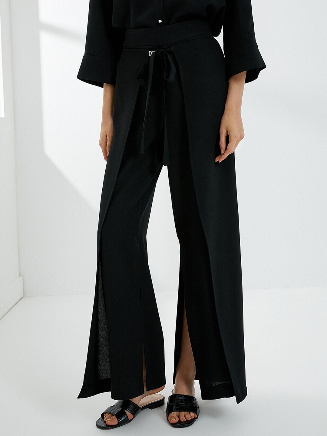 

Koton Women Straight Fit High-Rise Trouser, Black