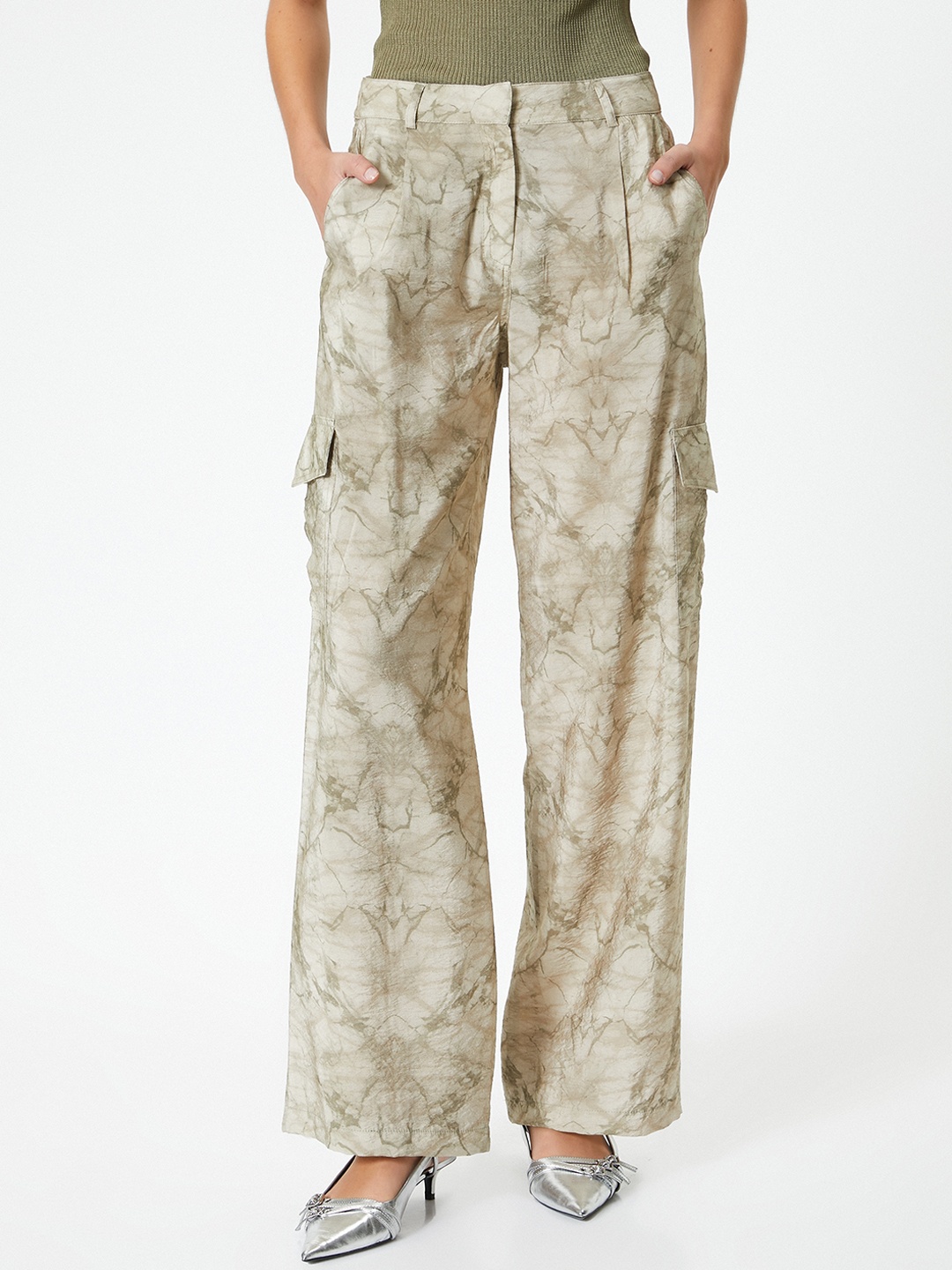 

Koton Women Abstract Printed Straight Fit Fit High-Rise Parallel Trouser, Khaki