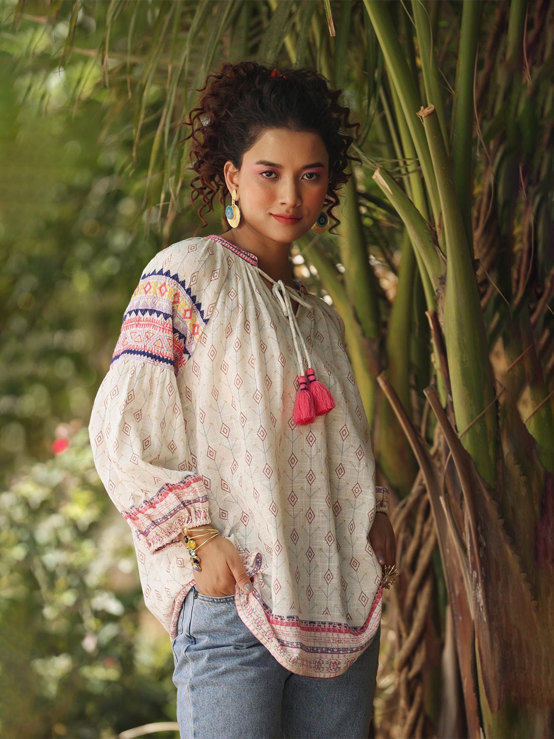 

Nyaro Print Tie-Up Neck Cotton Top, Off white