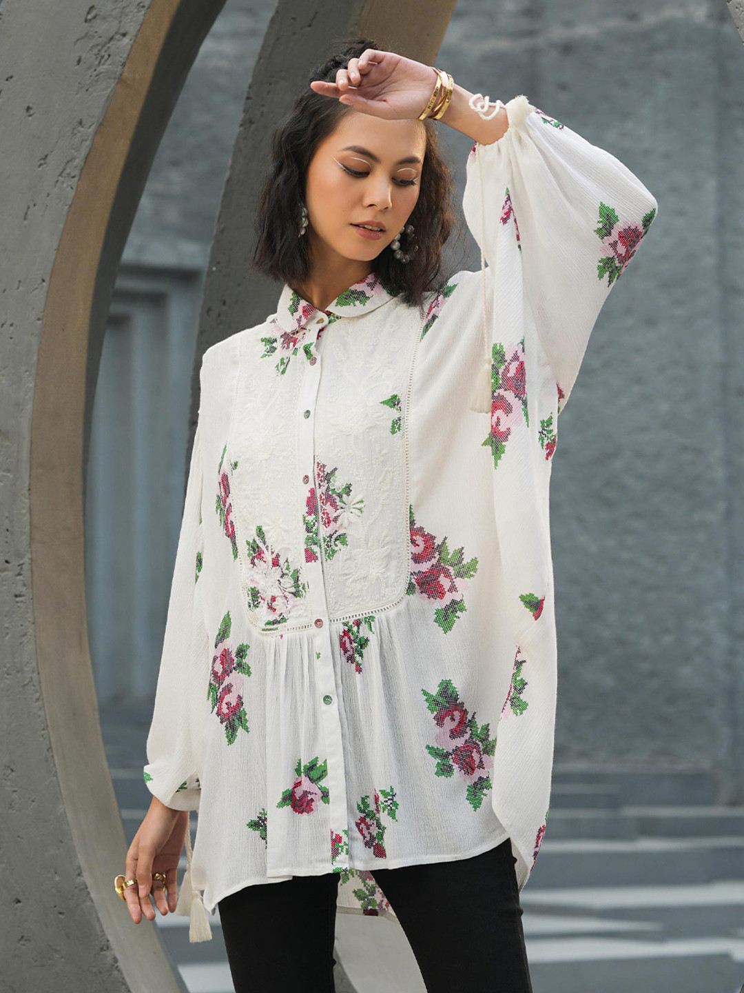 

Nyaro Floral Print Shirt Collar Top, White