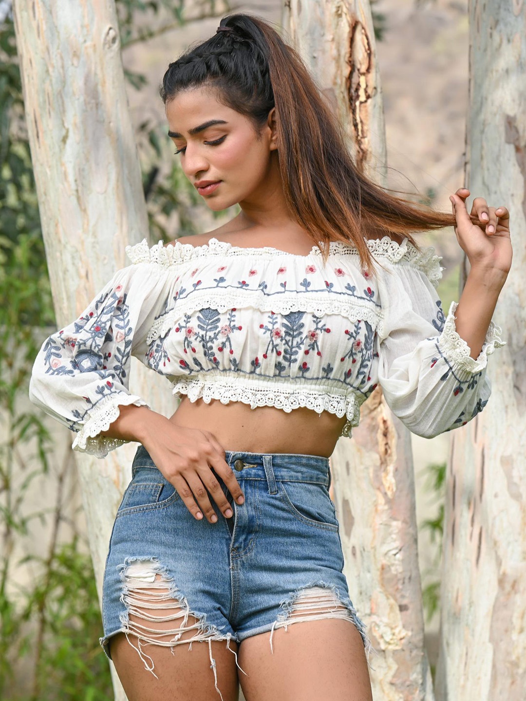 

Nyaro Floral Print Cotton Crop Top, White