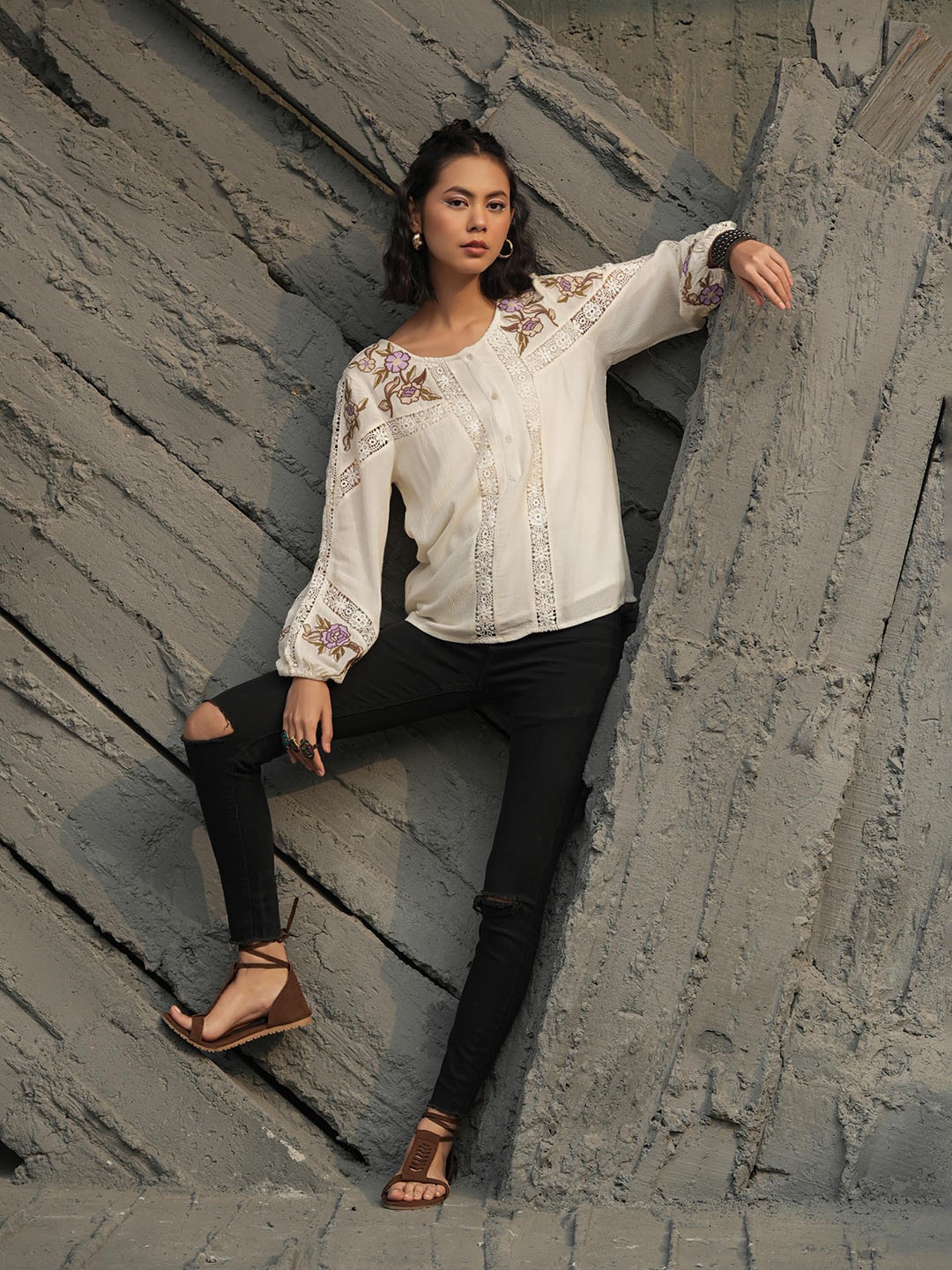 

Nyaro Floral Top, Beige