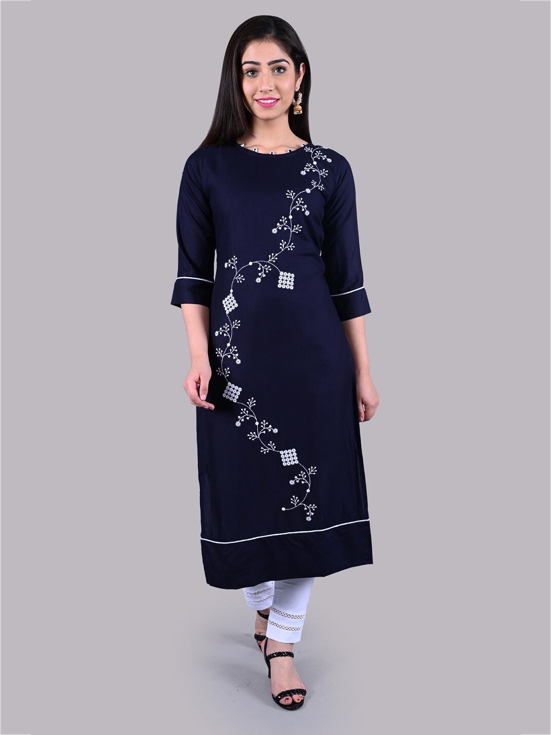 

BAESD Floral Embroidered Straight Kurta, Blue