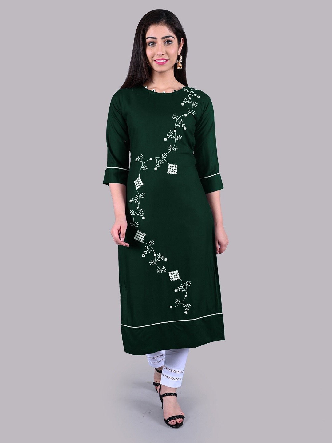 

BAESD Floral Embroidered Straight Kurta, Green