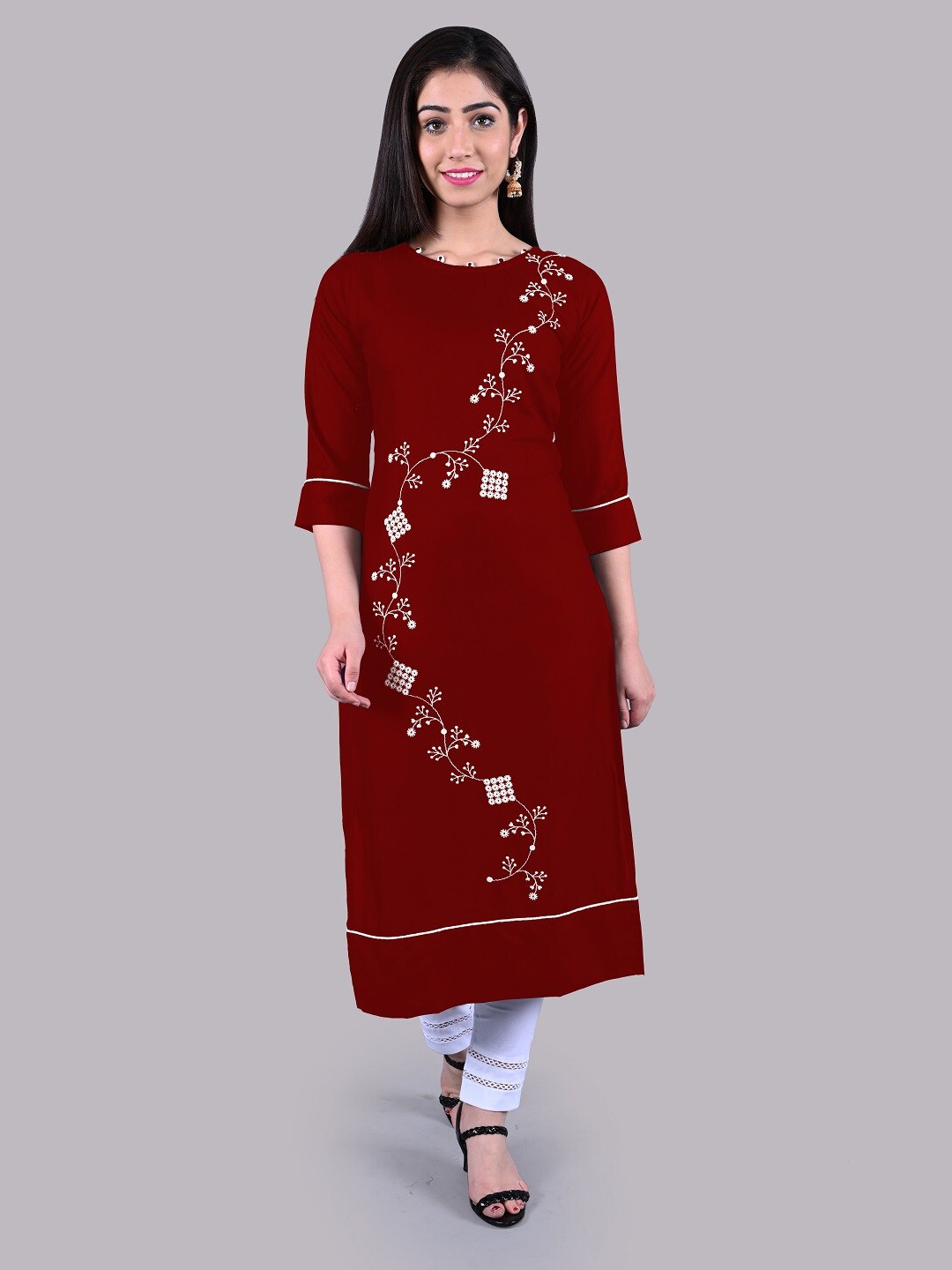 

BAESD Floral Embroidered Straight Kurta, Maroon