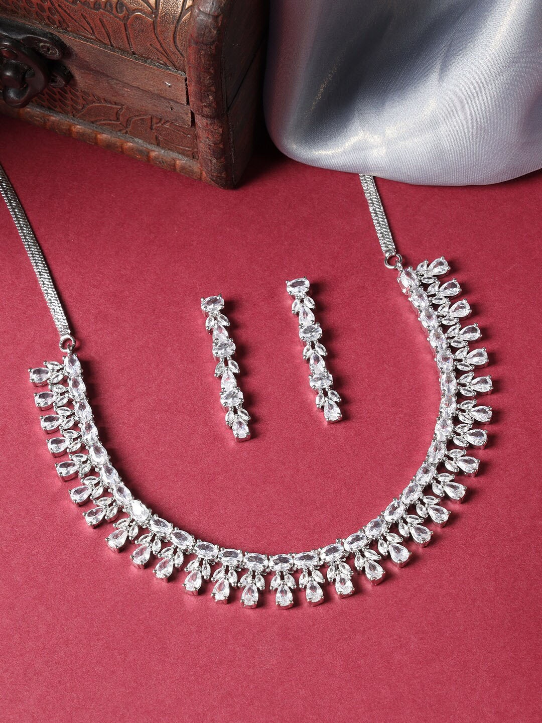 

justpeachy Silver-Plated American Diamond-Studded Jewellery Set