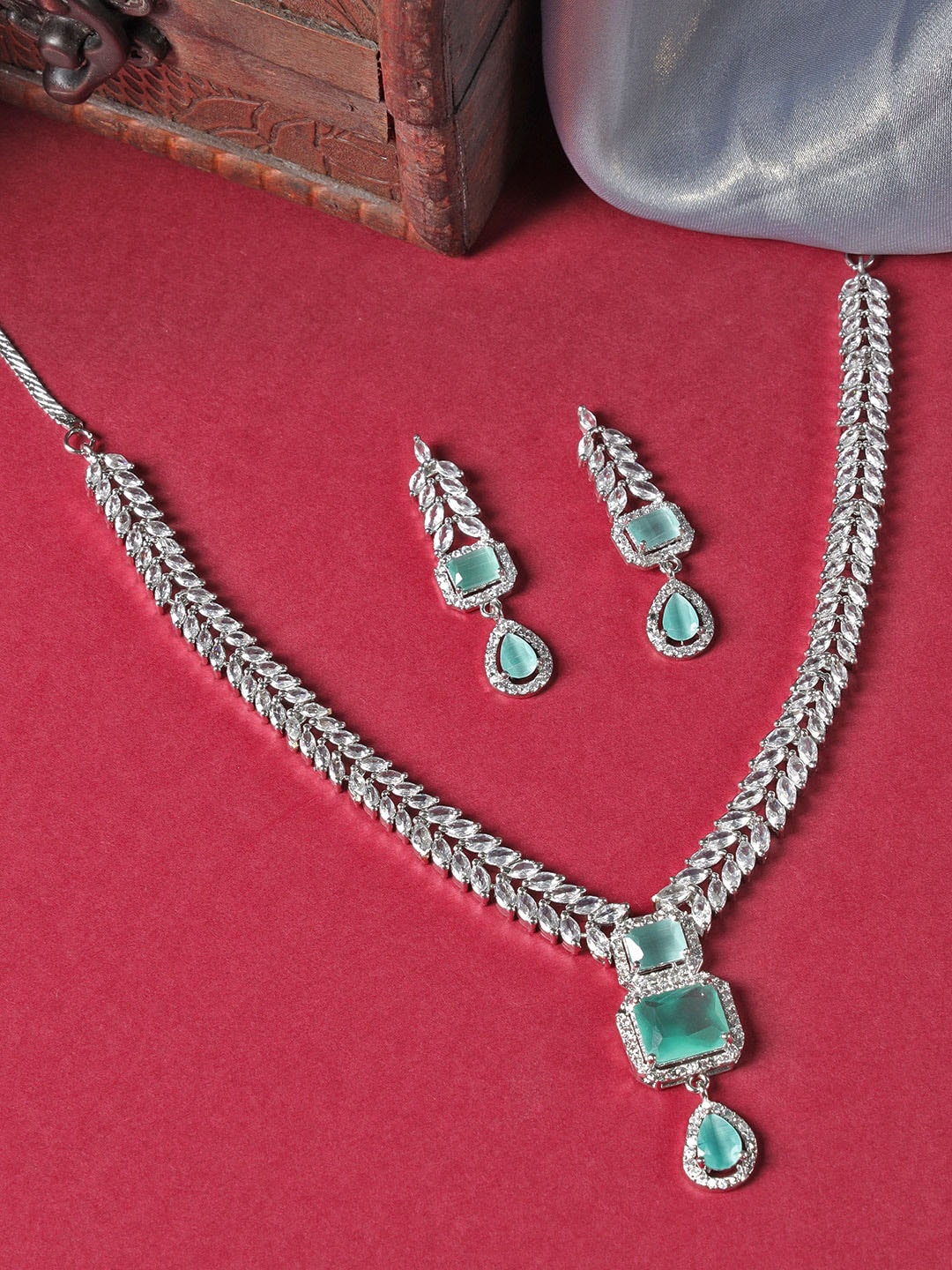 

justpeachy Silver-Plated American Diamond-Studded Jewellery Set